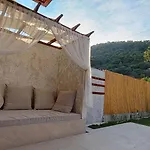 Detached With Private Pool In Goecek Inlice ヴィラ フェティエ