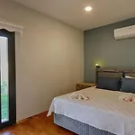 Detached With Private Pool In Goecek Inlice *
