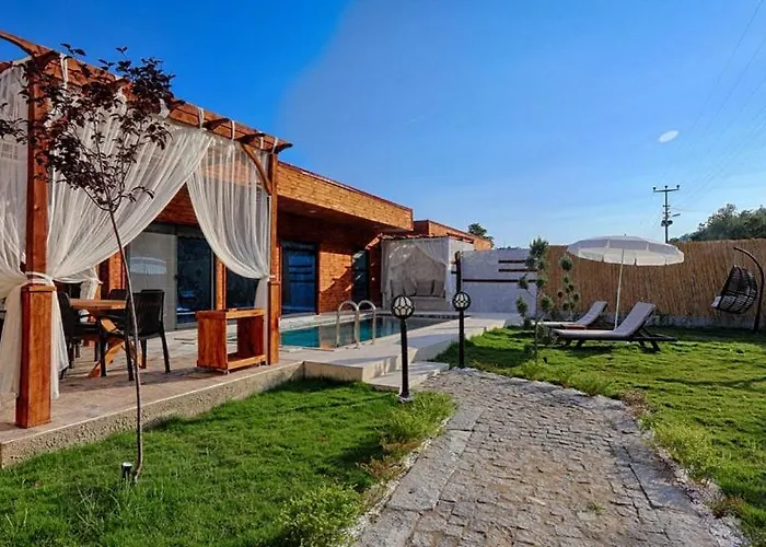 Villa Detached With Private Pool In Goecek Inlice *