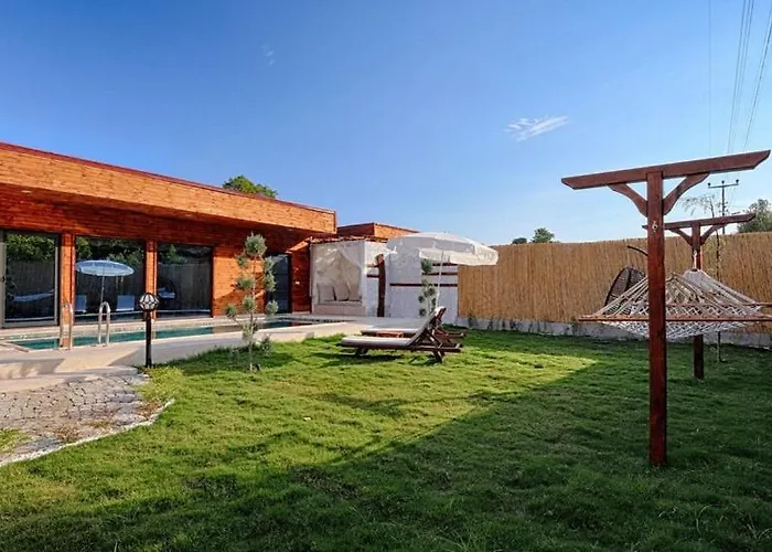 Villa Detached With Private Pool In Goecek Inlice *
